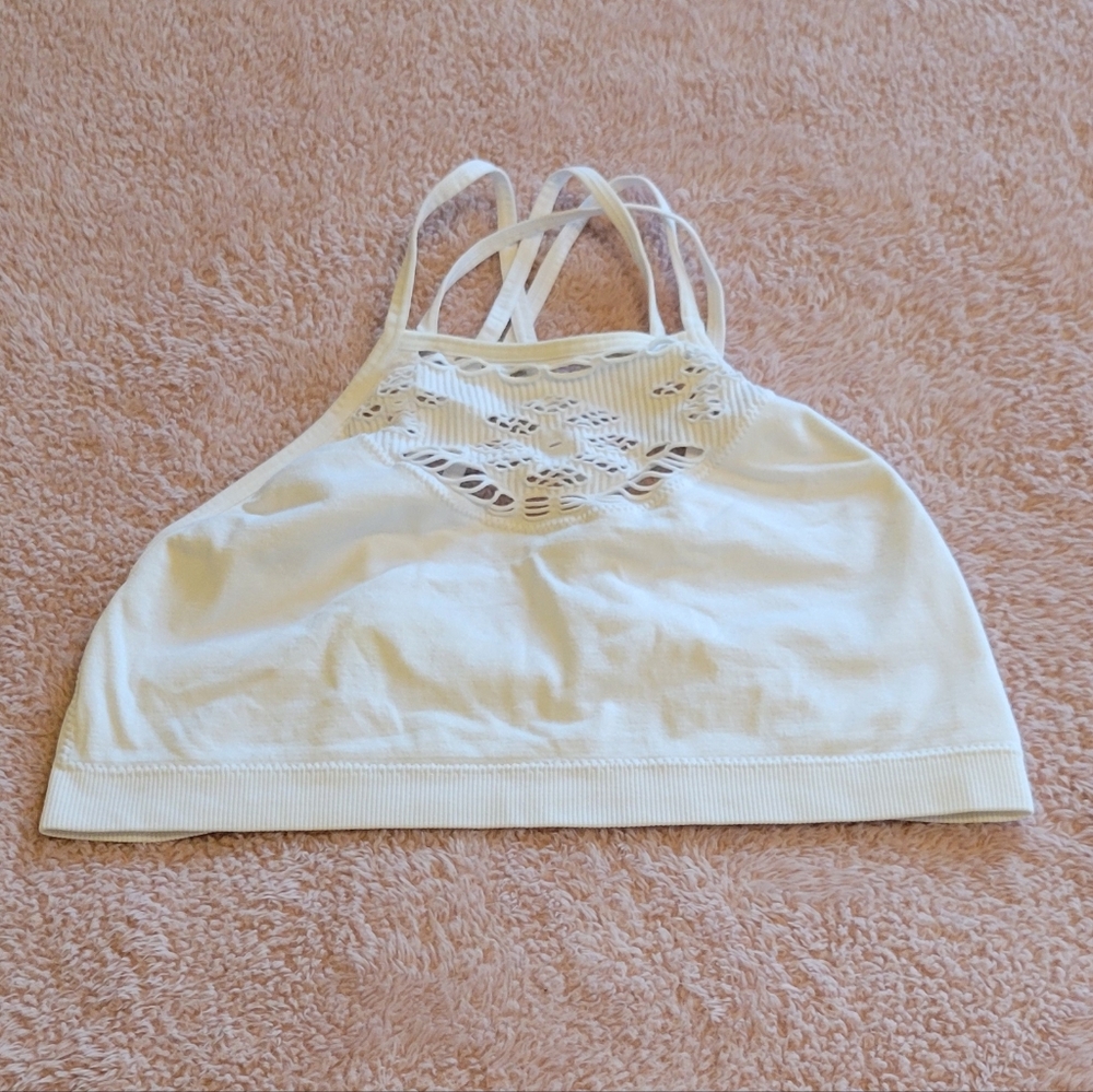 Intimate Elegant White cutout Seamless Strappy Halter Neck Bralette Bra. Sz: L